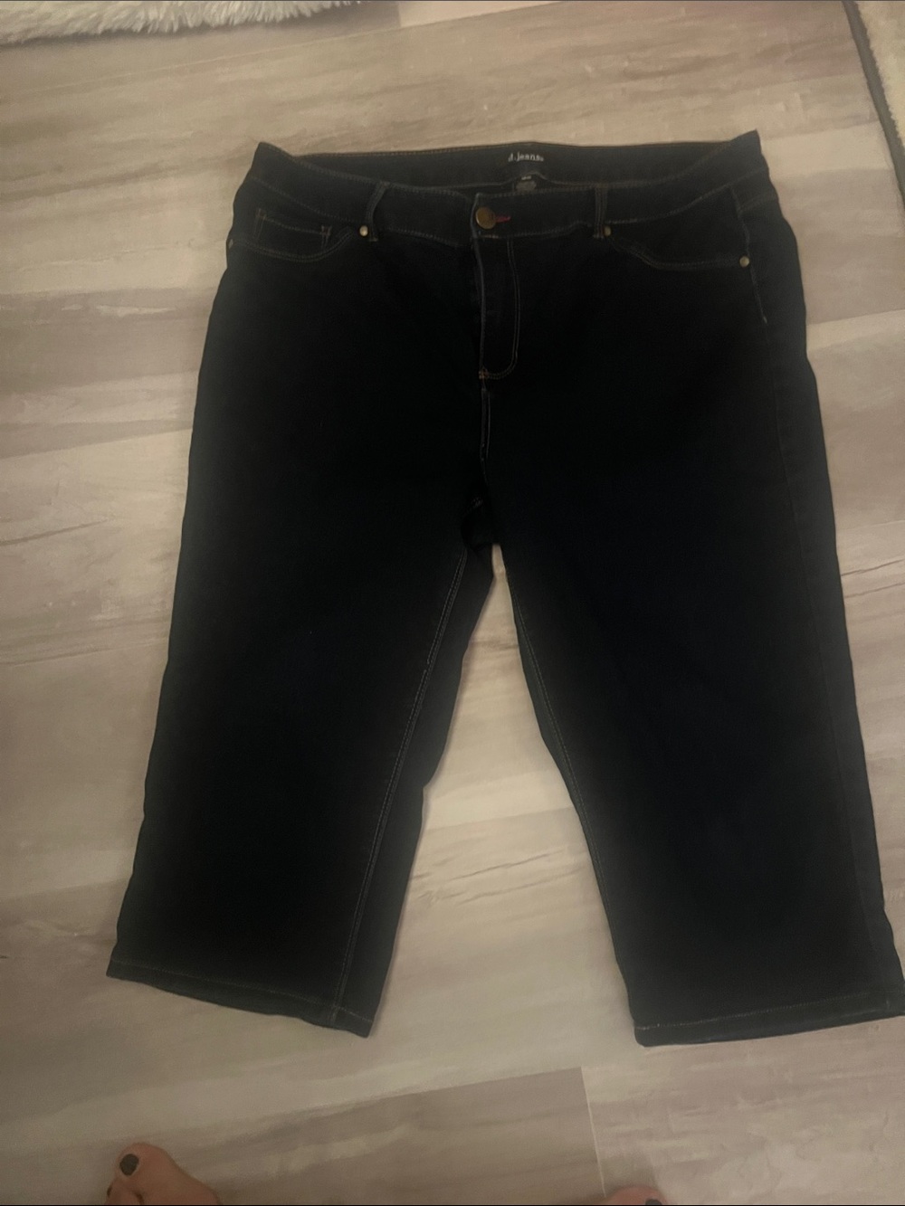d. jeans Women's Dark Blue Cropped Denim Capri